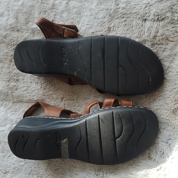 Clarks Light Brown Leather Strapey Heeled Sandals Ankle Buckle Size 10M - Picture 7 of 7